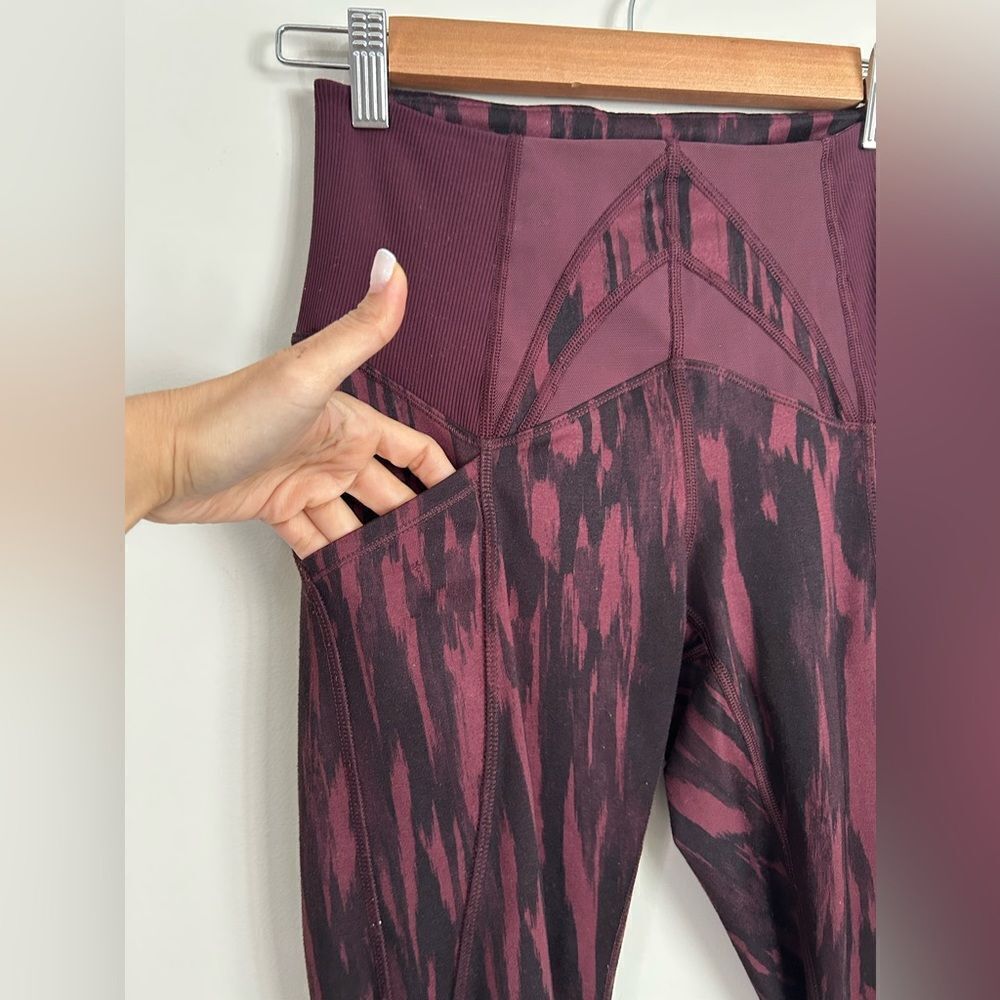 Lululemon Exquisite Cropped Leggings - Picture 7 of 13